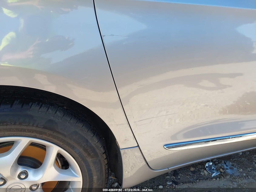 2020 Chrysler Pacifica VIN 2C4RC1GGXLR144138 IAAI salvage auction — WATER/FLOOD, Wait Title, sold $2,450 on 2026-08-27 (photo 6)