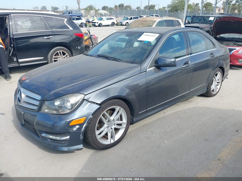 2013 Mercedes-benz C-klasse VIN WDDGF4HB3DR269935 IAAI salvage auction — LEFT FRONT, Salvage Title, sold $1,900 on 2026-08-19 (photo 2)