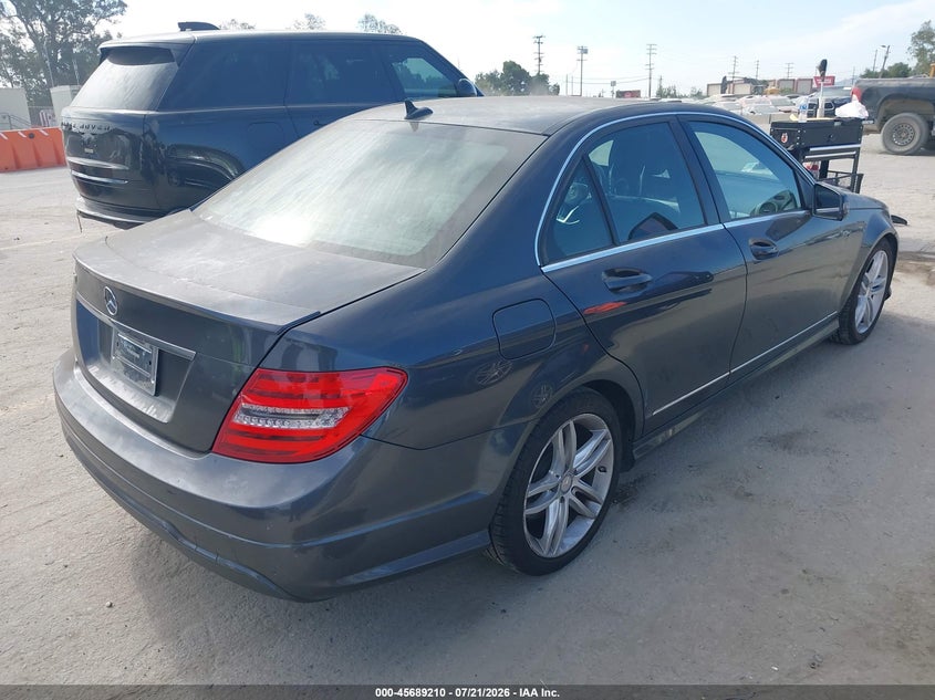 2013 Mercedes-benz C-klasse VIN WDDGF4HB3DR269935 IAAI salvage auction — LEFT FRONT, Salvage Title, sold $1,900 on 2026-08-19 (photo 4)