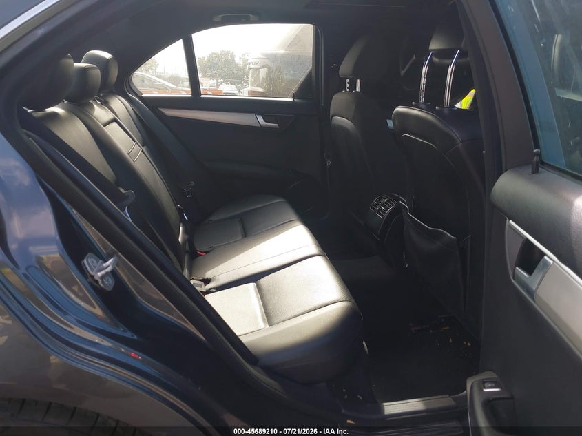 2013 Mercedes-benz C-klasse VIN WDDGF4HB3DR269935 IAAI salvage auction — LEFT FRONT, Salvage Title, sold $1,900 on 2026-08-19 (photo 8)