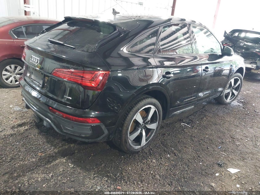2022 Audi Q5 sportback VIN WA15ABFY7N2046085 IAAI salvage auction — RIGHT SIDE, Salvage (Virginia), sold $17,500 on 2026-08-13 (photo 4)