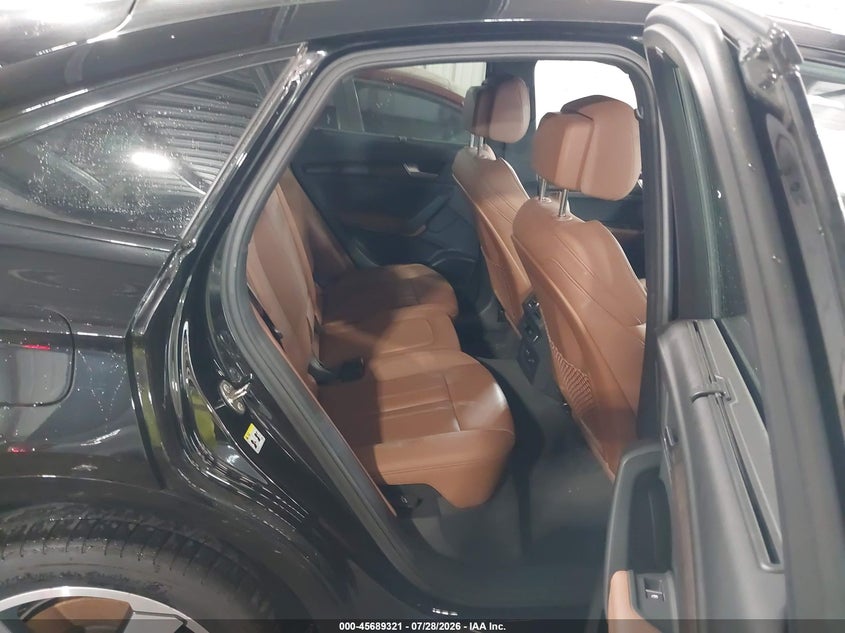 2022 Audi Q5 sportback VIN WA15ABFY7N2046085 IAAI salvage auction — RIGHT SIDE, Salvage (Virginia), sold $17,500 on 2026-08-13 (photo 8)