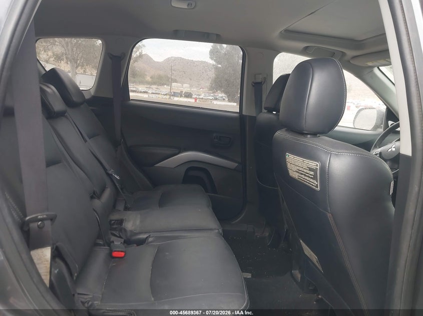 2007 Mitsubishi Outlander VIN JA4MS41XX7Z001588 IAAI salvage auction — NORMAL WEAR, Clear - Dealer Only (California), sold $200 on 2026-07-28 (photo 8)