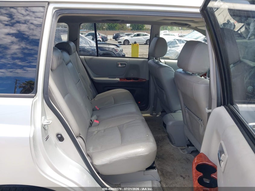 2006 Toyota Highlander hybrid VIN JTEDW21A860007690 IAAI salvage auction — NORMAL WEAR, App For Dup Clear (California), sold $525 on 2026-07-29 (photo 8)