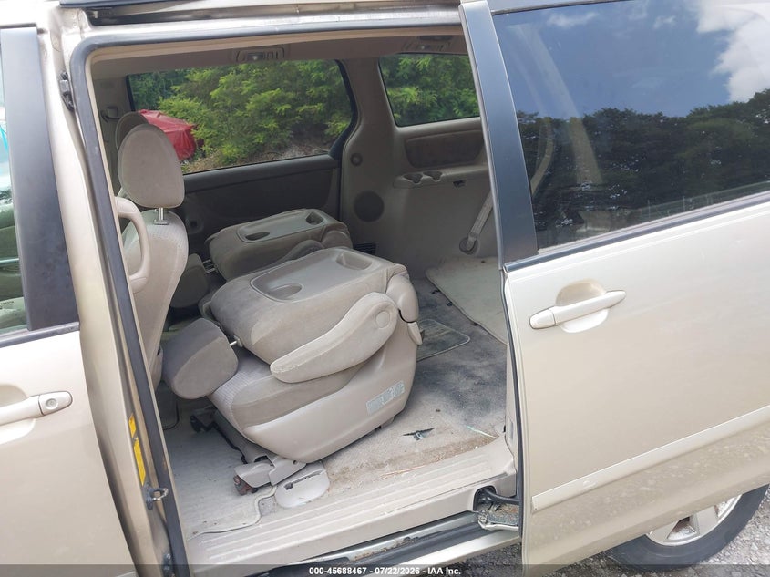 2008 Toyota Sienna VIN 5TDZK23C18S158987 IAAI salvage auction — NORMAL WEAR, Clear (Pennsylvania), sold $400 on 2026-07-28 (photo 8)