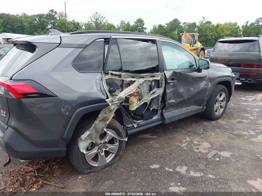 2023 Toyota Rav 4 VIN 2T3P1RFV5PW383720 IAAI salvage auction — SIDE, Salvage (Virginia), sold $8,000 on 2026-08-22 (photo 6)