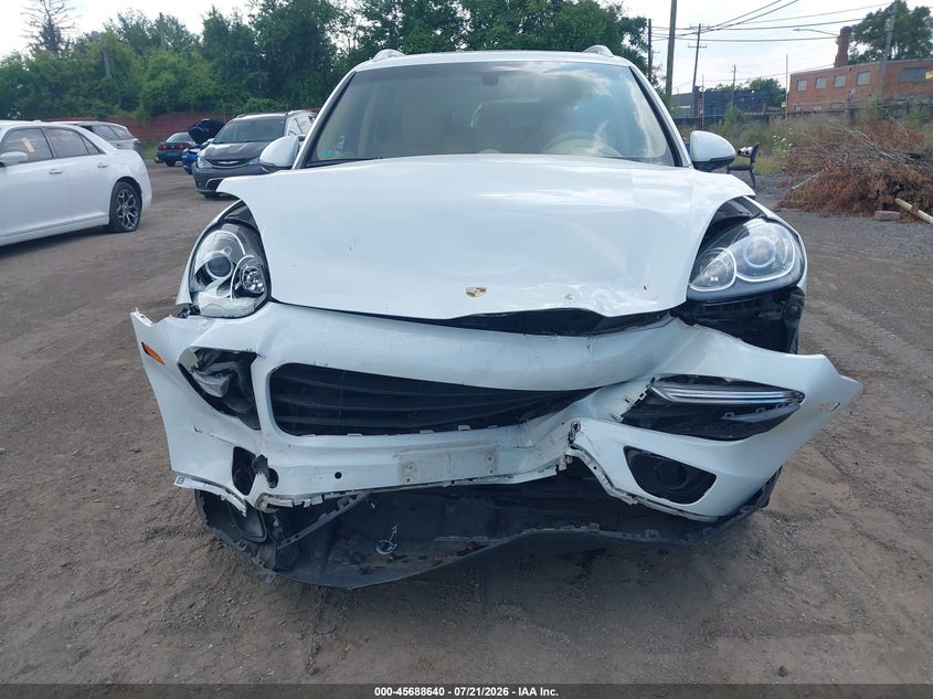 2016 Porsche Cayenne VIN WP1AA2A22GKA37013 IAAI salvage auction — FRONT END, Salvage Title, sold $3,150 on 2026-08-20 (photo 6)