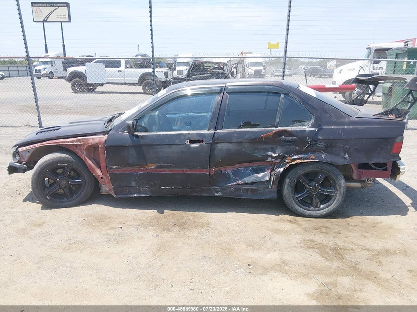 1995 BMW 3 series VIN WBACB3325SFE21458 IAAI salvage auction — NORMAL WEAR, Salvage (Arkansas), sold $25 on 2026-07-29 (photo 6)