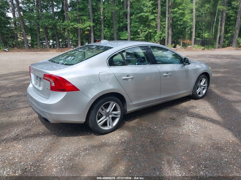 2014 Volvo S60 VIN YV1612FS5E2277566 IAAI salvage auction — NORMAL WEAR, Clear (Virginia), sold $25 on 2026-07-28 (photo 4)
