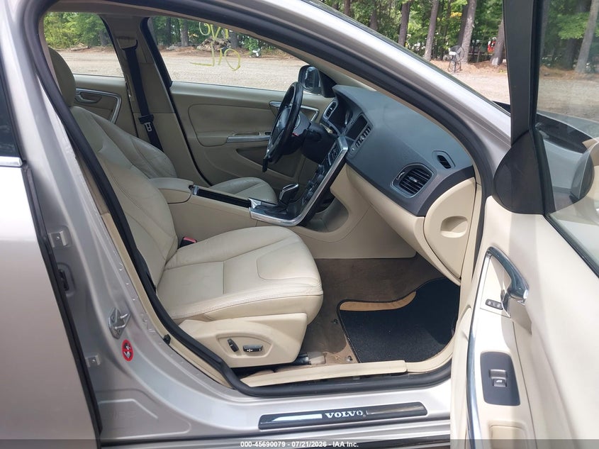 2014 Volvo S60 VIN YV1612FS5E2277566 IAAI salvage auction — NORMAL WEAR, Clear (Virginia), sold $25 on 2026-07-28 (photo 5)