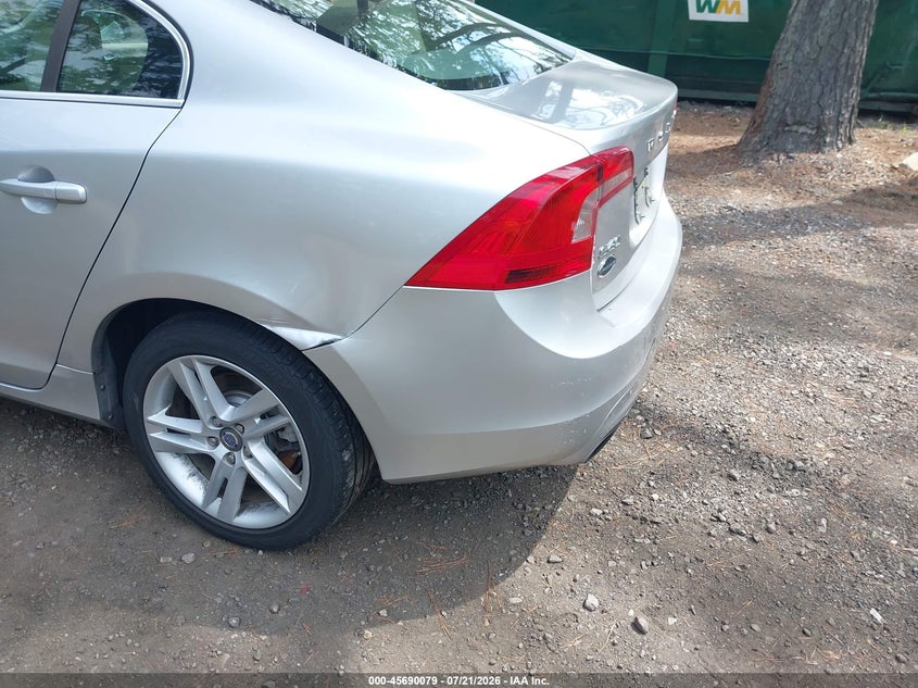 2014 Volvo S60 VIN YV1612FS5E2277566 IAAI salvage auction — NORMAL WEAR, Clear (Virginia), sold $25 on 2026-07-28 (photo 6)
