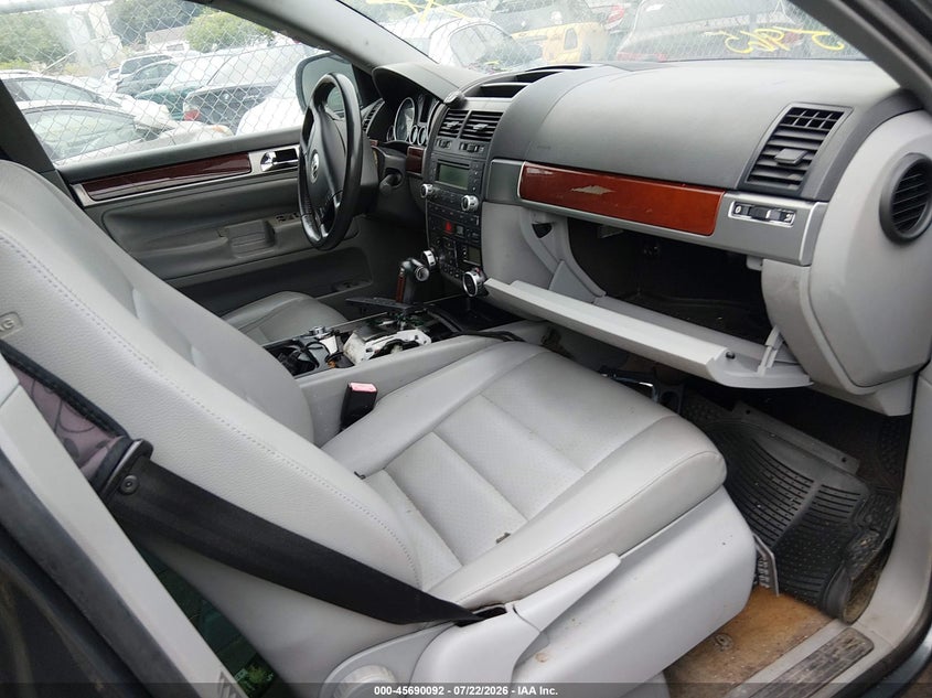 2005 Volkswagen Touareg VIN WVGBG77L65D018253 IAAI salvage auction — REAR END, Bill Of Sale (New York), sold $450 on 2026-08-04 (photo 5)