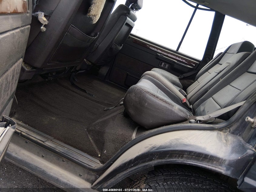 1994 Land rover RANGE ROVER VIN SALHC1344RA639965 IAAI salvage auction — NORMAL WEAR, Clear (Nevada), sold $2,400 on 2026-07-31 (photo 8)