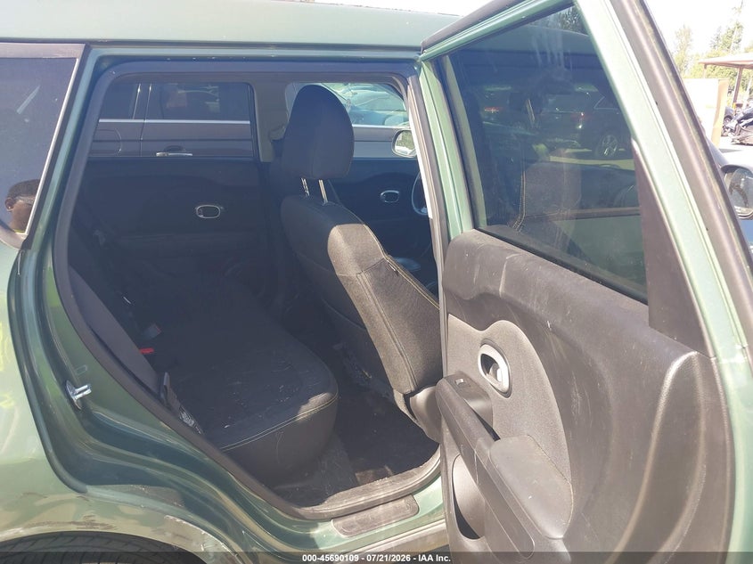 2014 Kia Soul VIN KNDJP3A58E7047853 IAAI salvage auction — NORMAL WEAR, Clear (Washington), sold $25 on 2026-07-29 (photo 8)