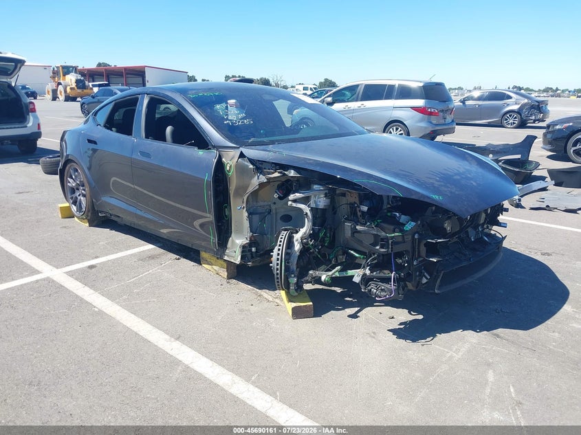 2025 Tesla Model s VIN 5YJSA1E51SF550957 — IAAI salvage auction photo