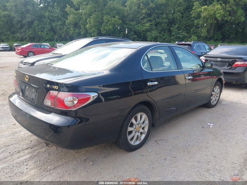 2003 Lexus Es 300 VIN JTHBF30G136015564 IAAI salvage auction — NORMAL WEAR, Clear (Kansas), sold $250 on 2026-07-29 (photo 4)