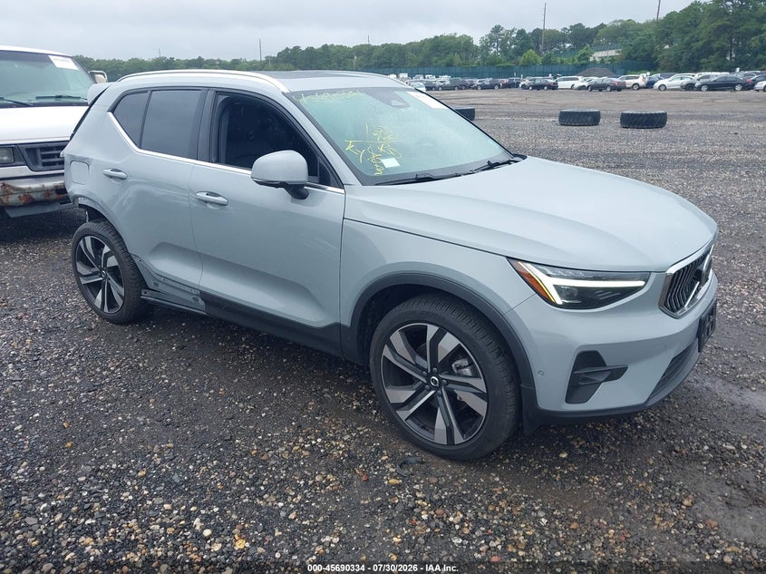 2025 Volvo Xc40 VIN YV4L12UFXS2544336 — IAAI salvage auction photo