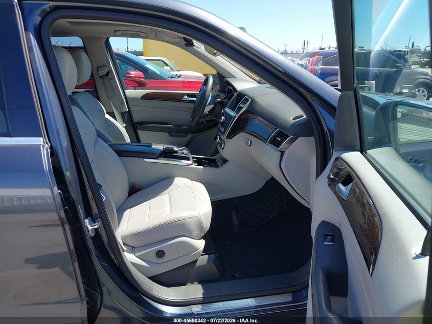 2012 Mercedes-benz M-klasse VIN 4JGDA2EB4CA017883 IAAI salvage auction — NO DAMAGE, Salvage (California), sold $3,650 on 2026-08-24 (photo 5)