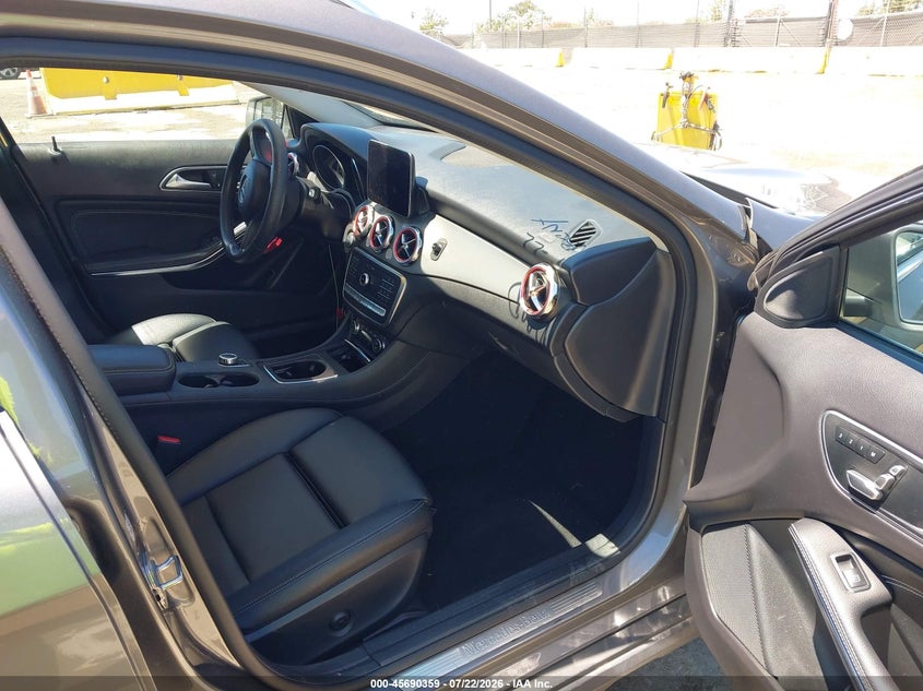 2020 Mercedes-benz Gla-class VIN WDCTG4GB3LJ666527 IAAI salvage auction — NORMAL WEAR, Clear - Dealer Only (California), sold $1,250 on 2026-07-30 (photo 5)