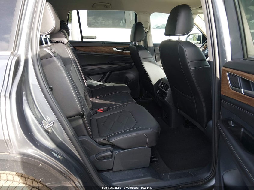 2025 Volkswagen Atlas VIN 1V2WR2CA5SC522526 IAAI salvage auction — FRONT END, Enterprise Vehicles Clear Only (Texas), sold $8,700 on 2026-07-29 (photo 8)