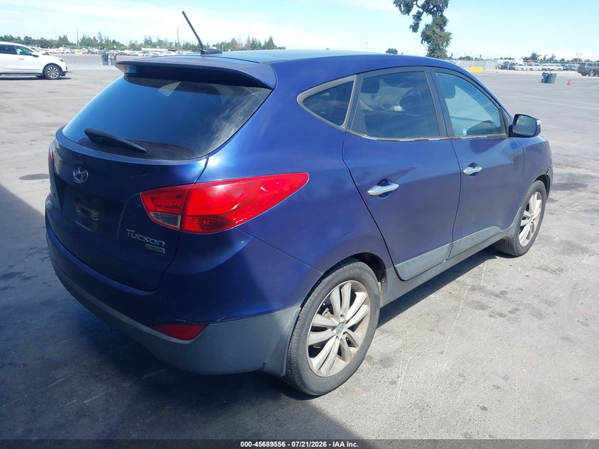 2011 Hyundai Tucson VIN KM8JU3AC8BU157740 IAAI salvage auction — NORMAL WEAR, Clear - Dealer Only (California), sold $550 on 2026-07-28 (photo 4)