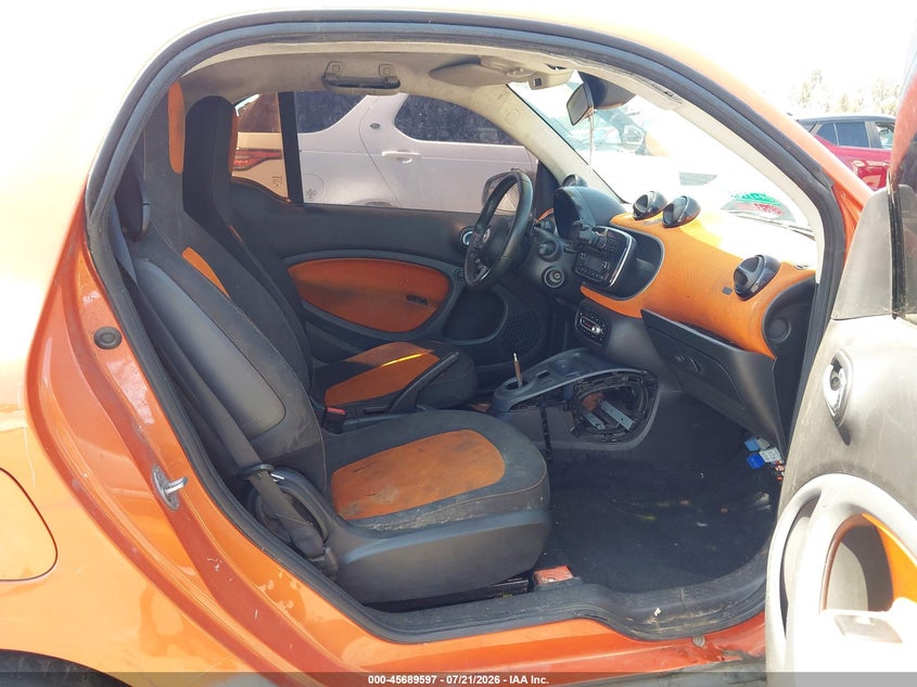 2016 Smart Fortwo VIN WMEFJ5DA5GK053462 IAAI salvage auction — NORMAL WEAR, Salvage Title, sold $200 on 2026-09-10 (photo 5)