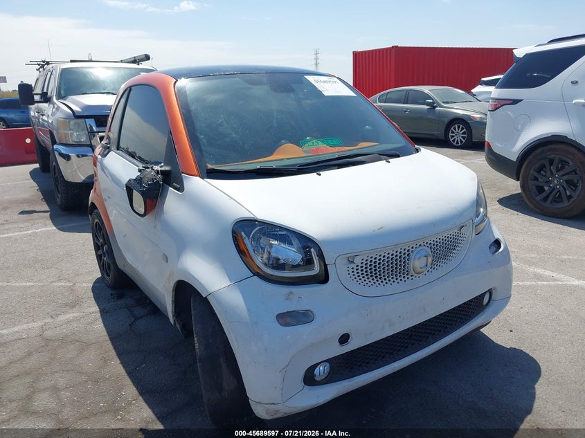2016 Smart Fortwo VIN WMEFJ5DA5GK053462 IAAI salvage auction — NORMAL WEAR, Salvage Title, sold $200 on 2026-09-10 (photo 6)