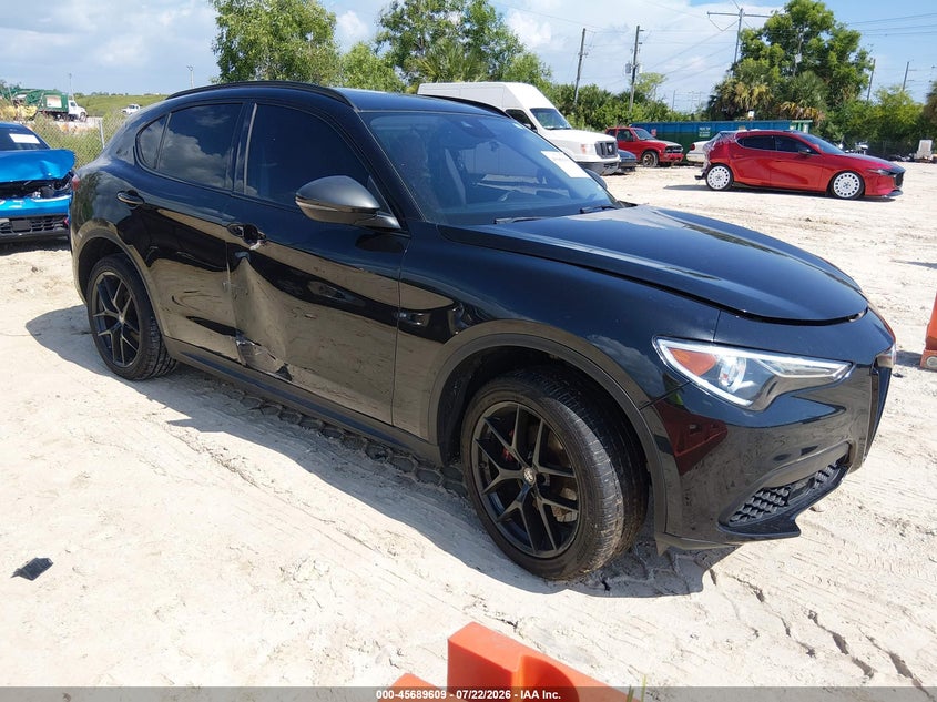 2020 Alfa romeo Stelvio VIN ZASPAJAN9L7C74053 IAAI salvage auction — RIGHT SIDE, Salvage Title, sold $4,650 on 2026-08-20 (photo 1)