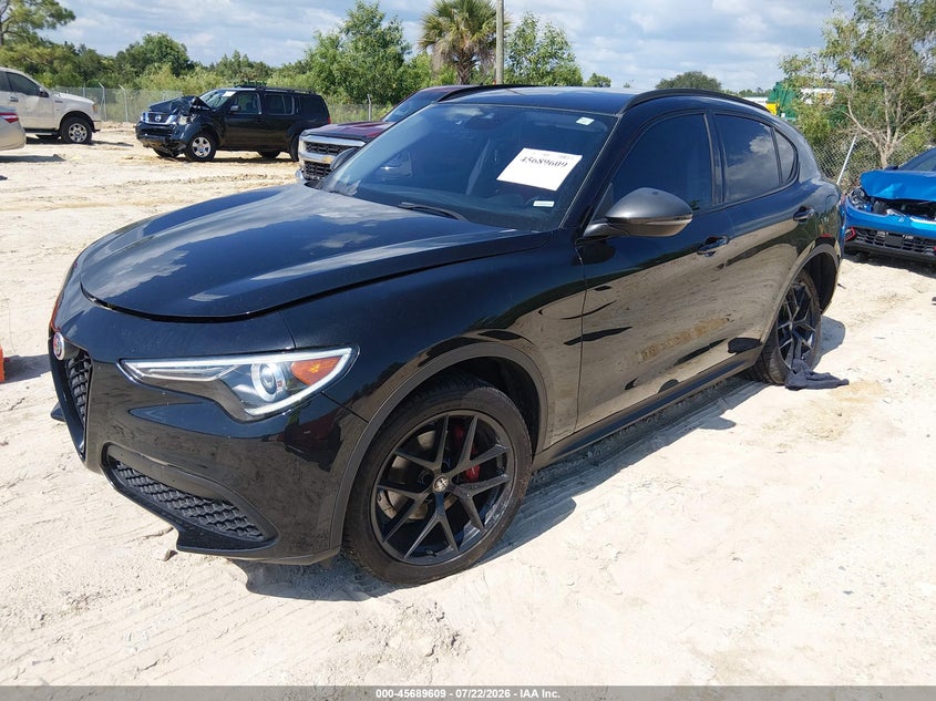 2020 Alfa romeo Stelvio VIN ZASPAJAN9L7C74053 IAAI salvage auction — RIGHT SIDE, Salvage Title, sold $4,650 on 2026-08-20 (photo 2)
