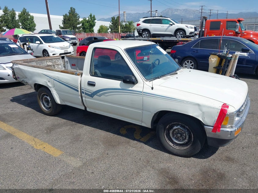 1989 Toyota Pickup VIN JT4VN82D7K5000346 IAAI salvage auction — NORMAL WEAR, Clear - Dealer Only (California), sold $325 on 2026-07-28 (photo 1)