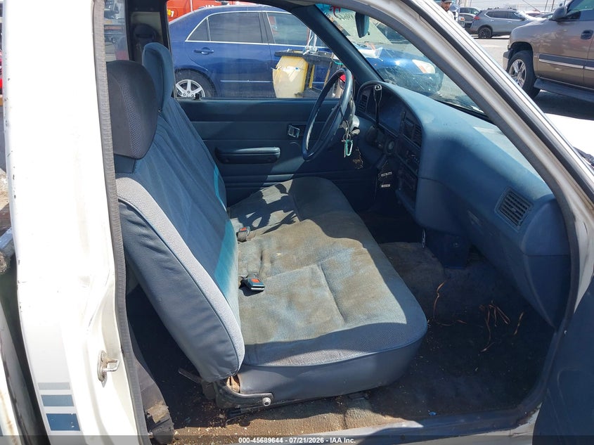 1989 Toyota Pickup VIN JT4VN82D7K5000346 IAAI salvage auction — NORMAL WEAR, Clear - Dealer Only (California), sold $325 on 2026-07-28 (photo 5)