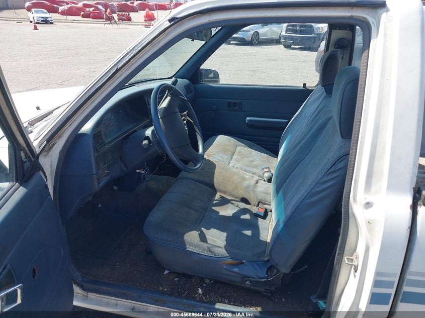 1989 Toyota Pickup VIN JT4VN82D7K5000346 IAAI salvage auction — NORMAL WEAR, Clear - Dealer Only (California), sold $325 on 2026-07-28 (photo 8)
