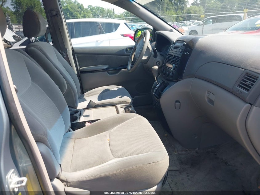 2005 Toyota Sienna VIN 5TDBA23C45S049178 IAAI salvage auction — NORMAL WEAR, Clear (Illinois), sold $650 on 2026-07-29 (photo 5)