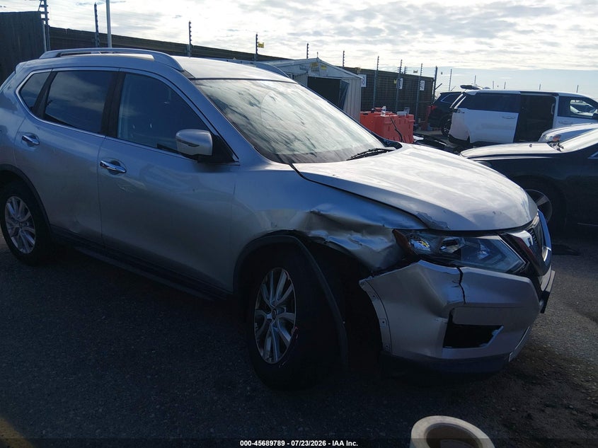 2017 Nissan Rogue VIN KNMAT2MT9HP601860 IAAI salvage auction — RIGHT FRONT, Salvage Title, sold $700 on 2026-10-02 (photo 1)