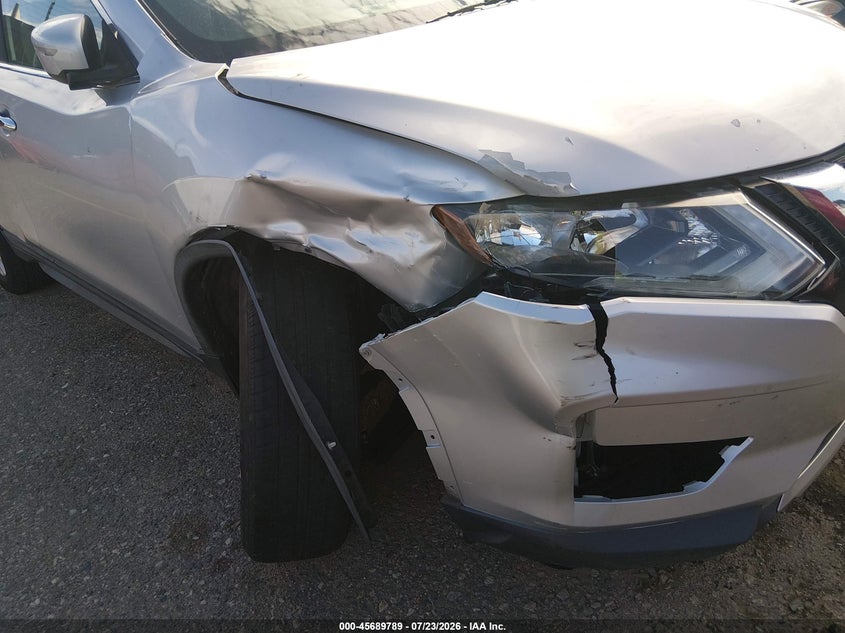 2017 Nissan Rogue VIN KNMAT2MT9HP601860 IAAI salvage auction — RIGHT FRONT, Salvage Title, sold $700 on 2026-10-02 (photo 6)