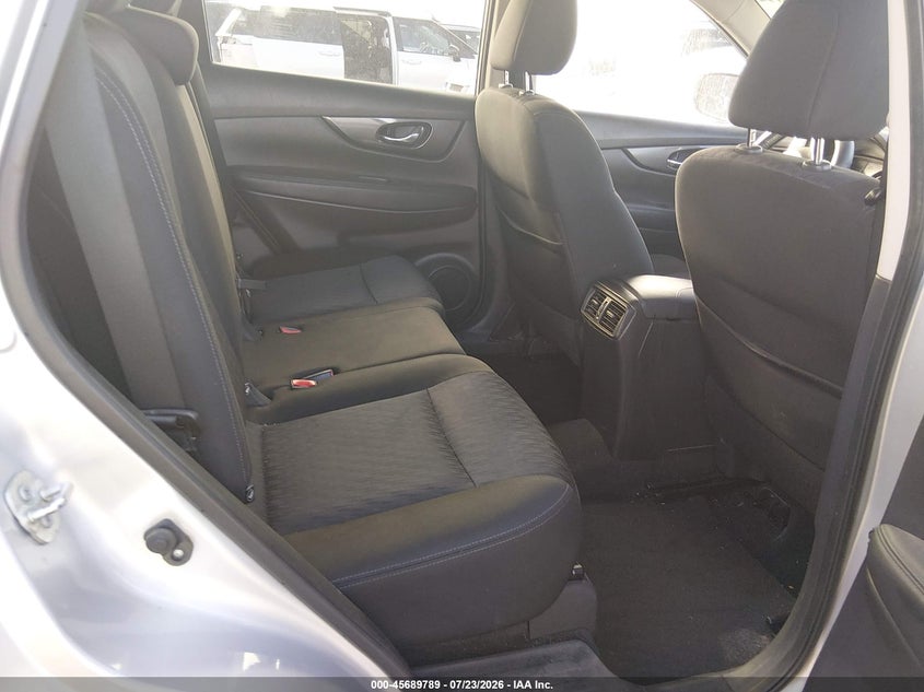 2017 Nissan Rogue VIN KNMAT2MT9HP601860 IAAI salvage auction — RIGHT FRONT, Salvage Title, sold $700 on 2026-10-02 (photo 8)