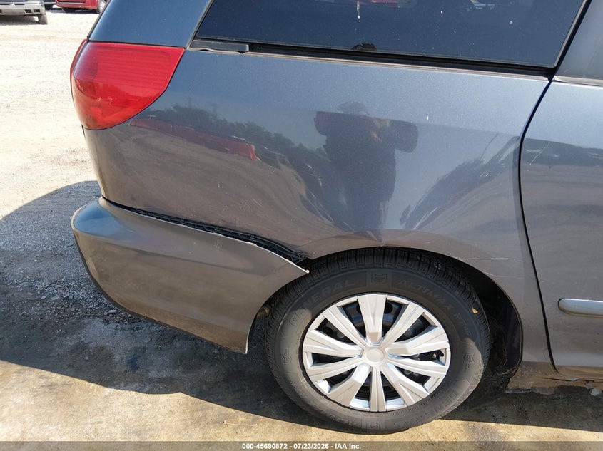 2006 Toyota Sienna VIN 5TDZA23C56S513854 IAAI salvage auction — NORMAL WEAR, Clear (Illinois), sold $550 on 2026-07-29 (photo 6)
