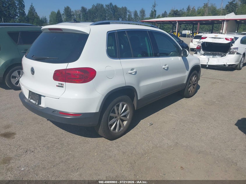2017 Volkswagen Tiguan VIN WVGSV7AX8HW503813 IAAI salvage auction — NORMAL WEAR, Clear (Washington), sold $1,500 on 2026-08-05 (photo 4)