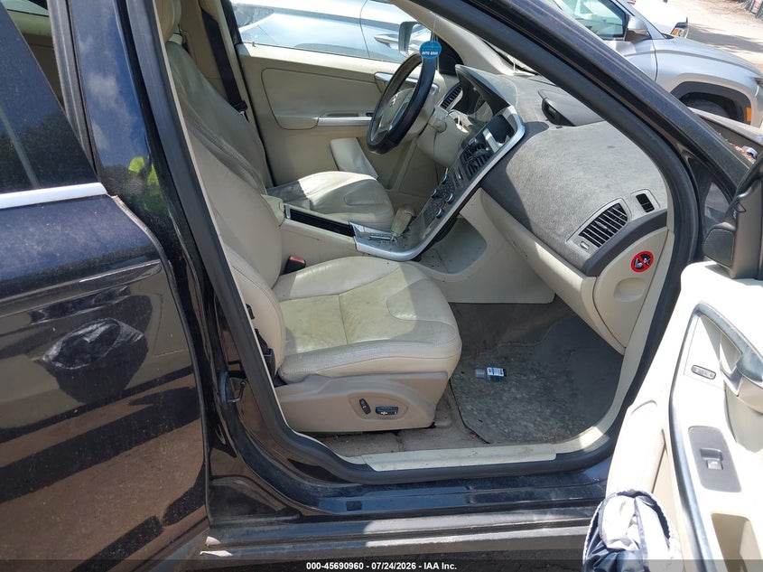 2011 Volvo Xc60 VIN YV4952DZ9B2163120 IAAI salvage auction — NORMAL WEAR, Clear (Virginia), sold $350 on 2026-08-06 (photo 5)