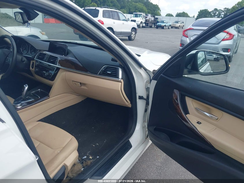 2017 BMW 3 series VIN WBA8E1G33HNU18073 IAAI salvage auction — NORMAL WEAR, Repossession Paperwork (Georgia), sold $7,350 on 2026-08-19 (photo 5)