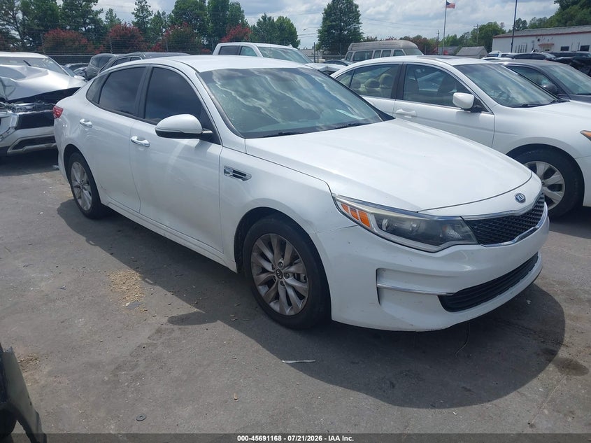 2017 Kia Optima VIN 5XXGT4L35HG154202 IAAI salvage auction — NORMAL WEAR, Salvage Title, sold $25 on 2026-07-27 (photo 1)