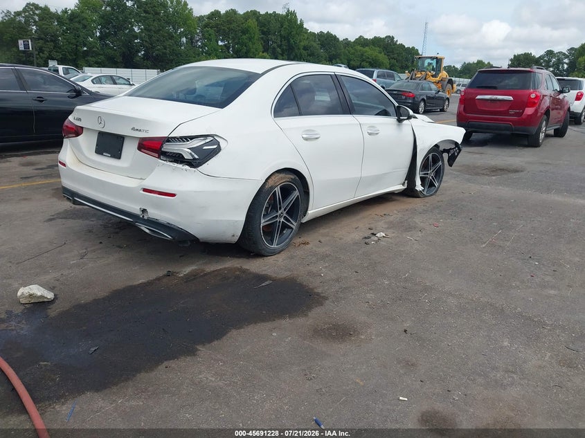 2019 Mercedes-benz A-klasse VIN WDD3G4FB9KW032444 IAAI salvage auction — FRONT & REAR, Clear (Georgia), sold $3,000 on 2026-08-05 (photo 4)