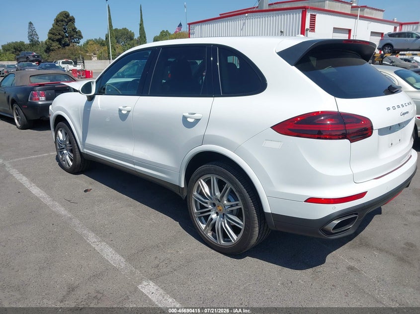 2018 Porsche Cayenne VIN WP1AA2A21JKA02888 IAAI salvage auction — NORMAL WEAR, Salvage Title, sold $9,300 on 2026-08-06 (photo 3)