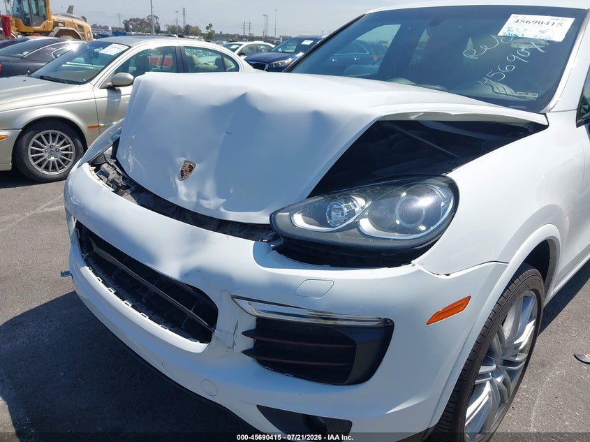 2018 Porsche Cayenne VIN WP1AA2A21JKA02888 IAAI salvage auction — NORMAL WEAR, Salvage Title, sold $9,300 on 2026-08-06 (photo 6)