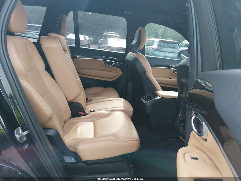 2016 Volvo Xc90 VIN YV4A22PK9G1036885 IAAI salvage auction — NORMAL WEAR, Clear (Massachusetts), sold $5,025 on 2026-08-04 (photo 8)