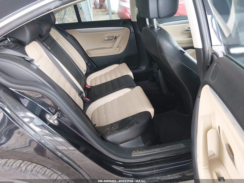 2013 Volkswagen Passat cc VIN WVWBP7ANXDE557997 IAAI salvage auction — NORMAL WEAR, Clear (Virginia), sold $25 on 2026-07-28 (photo 8)