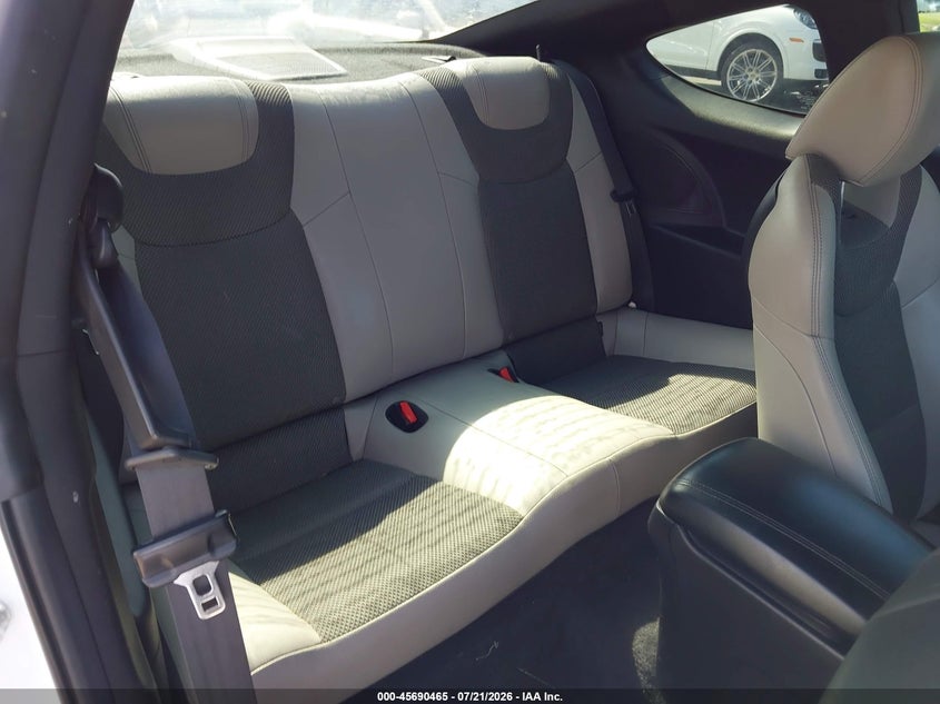 2014 Hyundai Genesis VIN KMHHT6KD2EU118351 IAAI salvage auction — NORMAL WEAR, Clear - Dealer Only (California), sold $200 on 2026-07-30 (photo 8)