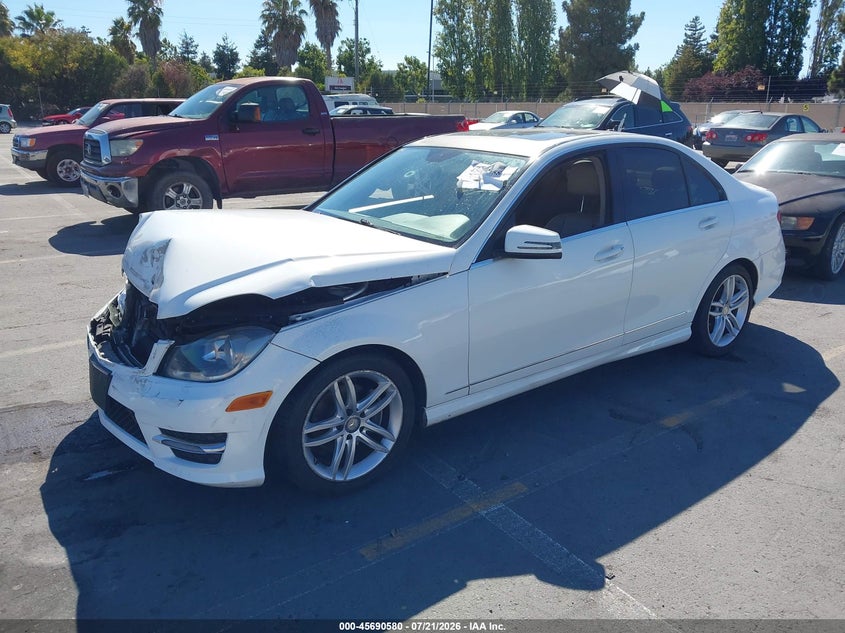 2013 Mercedes-benz C-klasse VIN WDDGF4HB3DR282376 IAAI salvage auction — NORMAL WEAR, Clear - Dealer Only (California), sold $25 on 2026-07-29 (photo 2)