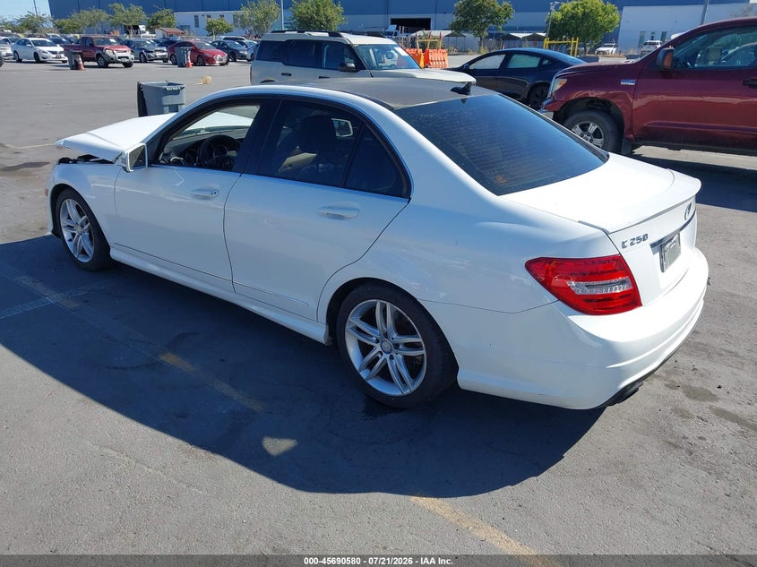 2013 Mercedes-benz C-klasse VIN WDDGF4HB3DR282376 IAAI salvage auction — NORMAL WEAR, Clear - Dealer Only (California), sold $25 on 2026-07-29 (photo 3)