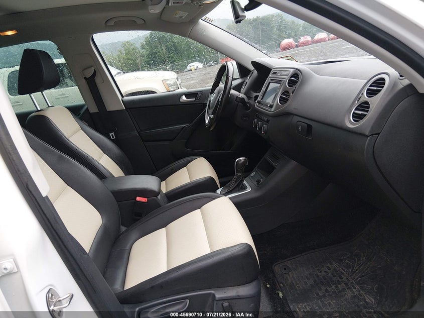 2016 Volkswagen Tiguan VIN WVGBV7AX1GW539549 IAAI salvage auction — NORMAL WEAR, Clear (New Jersey), sold $1,850 on 2026-07-23 (photo 5)